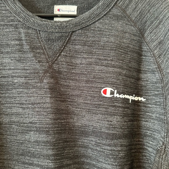 Men’s Champion sweater - Picture 3 of 4